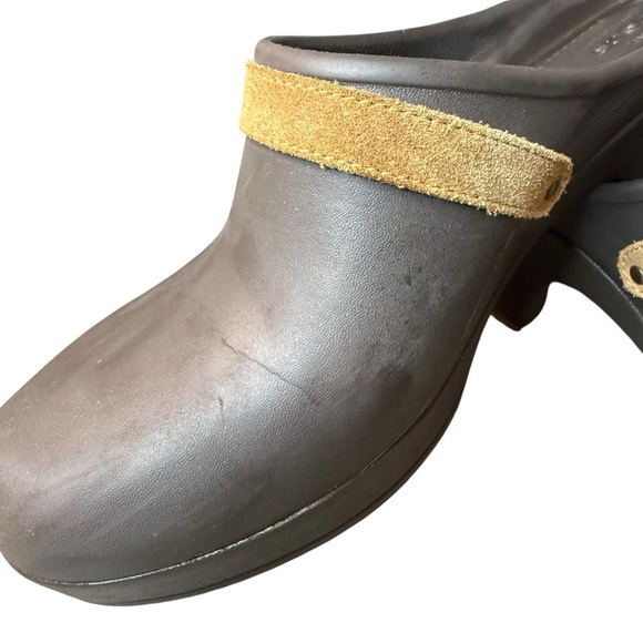 CROCS | Women's Sarah Dark Brown Mules Clogs with Tan Strap | Sz 10 - Picture 6 of 10